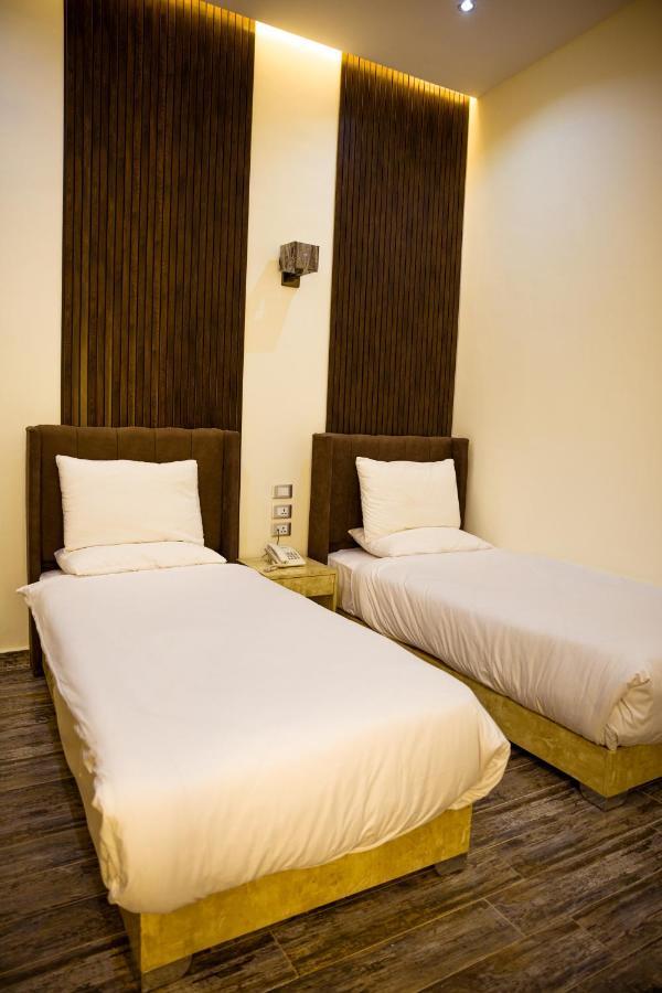 Tourist Palace Hostel *